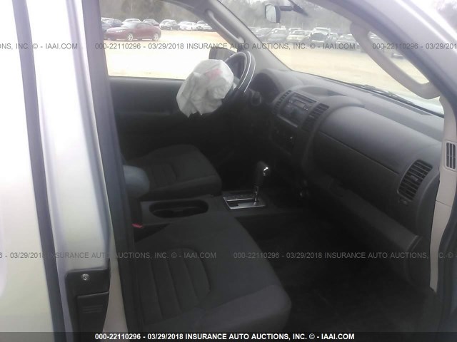 1N6BD0CTXAC440467 - 2010 NISSAN FRONTIER KING CAB SE/LE/NISMO SILVER photo 5