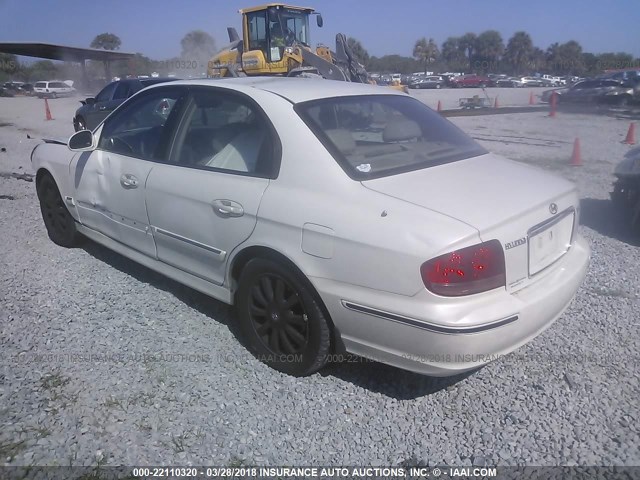 KMHWF35HX3A871667 - 2003 HYUNDAI SONATA GLS/LX WHITE photo 3