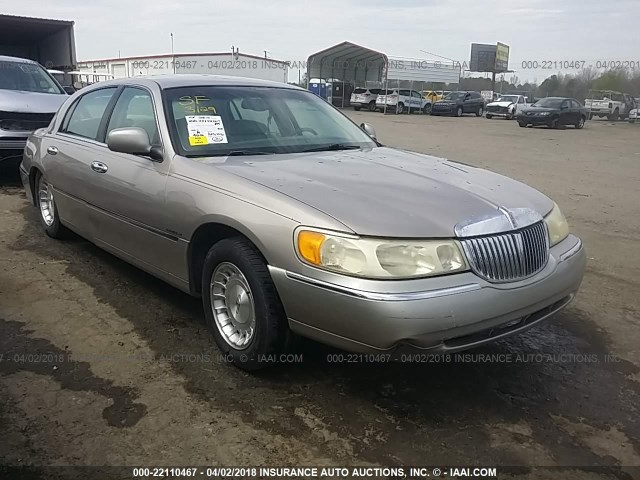 1LNHM81W8XY645771 - 1999 LINCOLN TOWN CAR EXECUTIVE Pewter photo 1