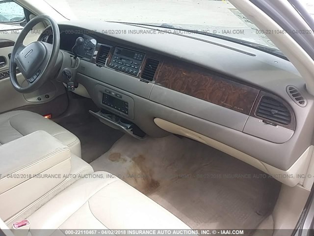 1LNHM81W8XY645771 - 1999 LINCOLN TOWN CAR EXECUTIVE Оловянный фото 5
