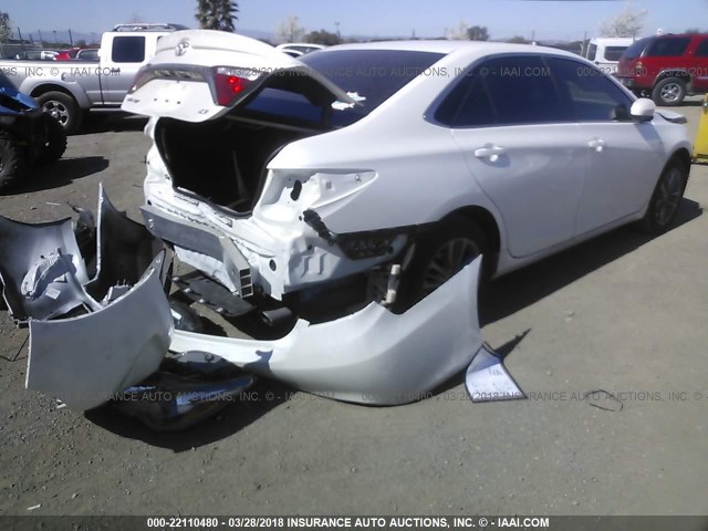 4T1BF1FK2HU410367 - 2017 TOYOTA CAMRY LE/XLE/SE/XSE თეთრი ფოტო 4