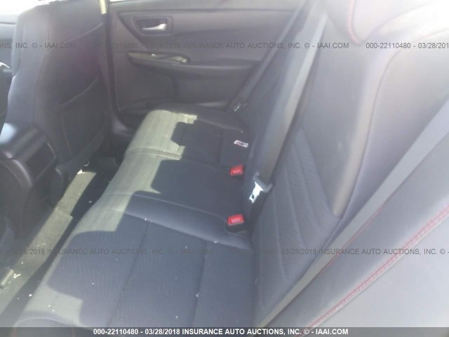 4T1BF1FK2HU410367 - 2017 TOYOTA CAMRY LE/XLE/SE/XSE თეთრი ფოტო 8