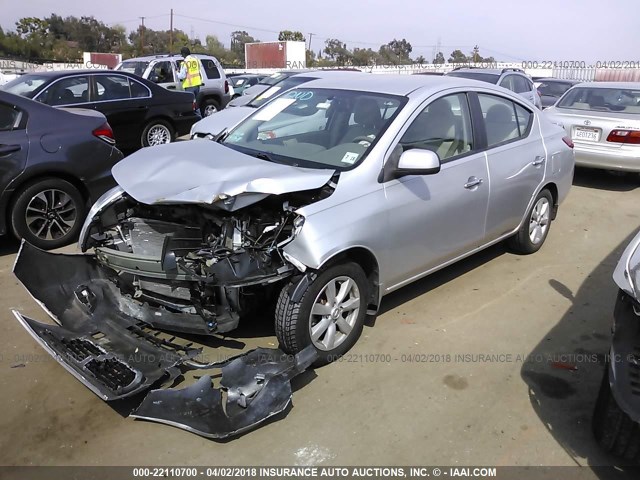 3N1CN7AP2DL851442 - 2013 NISSAN VERSA S/S PLUS/SV/SL SILVER photo 2