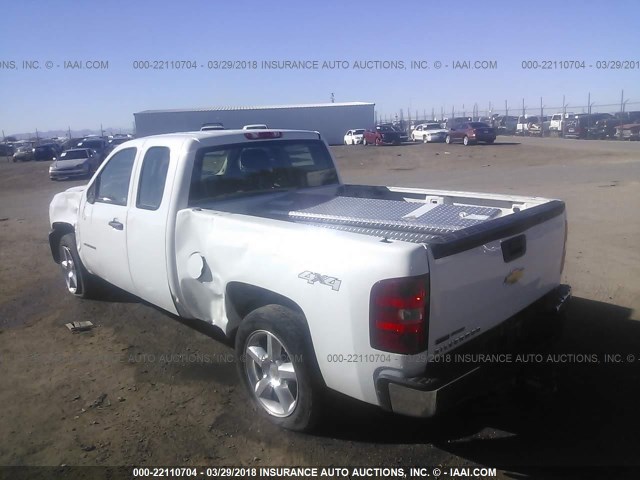 1GCRKPEA5BZ415275 - 2011 CHEVROLET SILVERADO K1500 WHITE photo 3