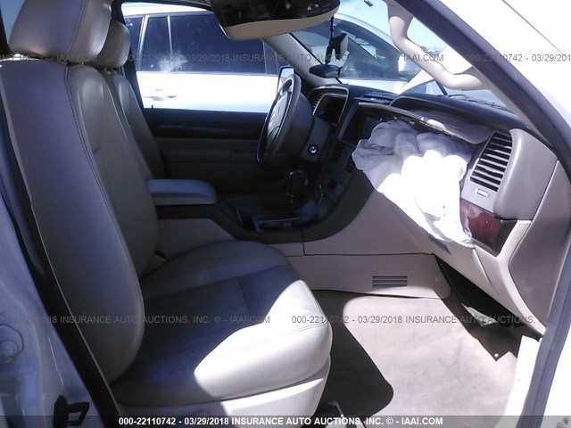 5LMEU68HX4ZJ07591 - 2004 LINCOLN AVIATOR WHITE photo 5
