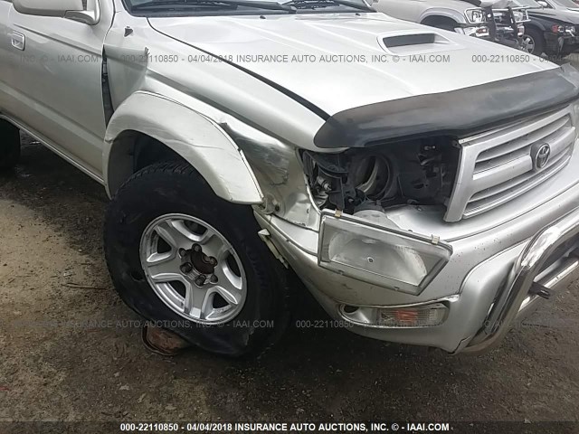 JT3GN86R1Y0143706 - 2000 TOYOTA 4RUNNER SR5 SILVER photo 6