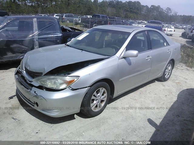 4T1BF30K44U065826 - 2004 TOYOTA CAMRY LE/XLE/SE SILVER photo 2