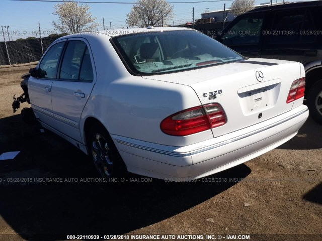 WDBJF65J11B329205 - 2001 MERCEDES-BENZ E 320 WHITE photo 3