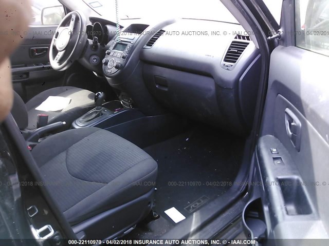 KNDJT2A5XC7361975 - 2012 KIA SOUL BLACK photo 5