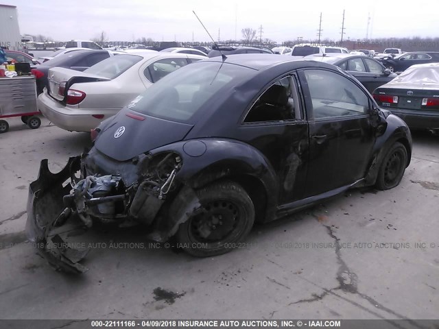 3VWPW3AG5AM017947 - 2010 VOLKSWAGEN NEW BEETLE 黑色 照片 4