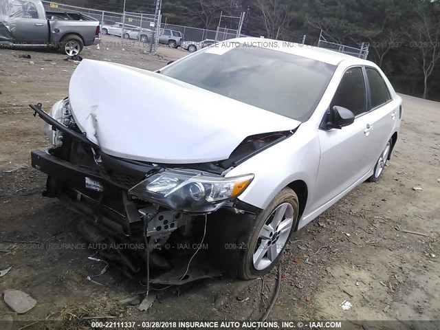 4T1BF1FK9CU177225 - 2012 TOYOTA CAMRY SE/LE/XLE Күміс фото 2