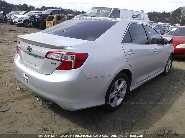 4T1BF1FK9CU177225 - 2012 TOYOTA CAMRY SE/LE/XLE Күміс фото 4