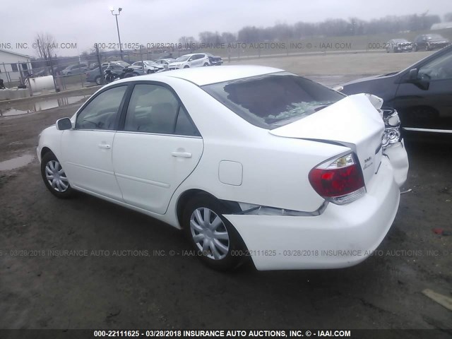 4T1BE32K85U544154 - 2005 TOYOTA CAMRY LE/XLE/SE WHITE photo 3