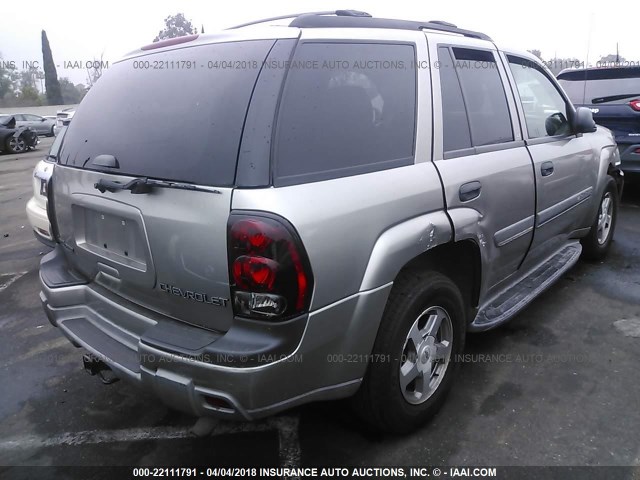 1GNDS13S622248654 - 2002 CHEVROLET TRAILBLAZER  GRAY photo 4