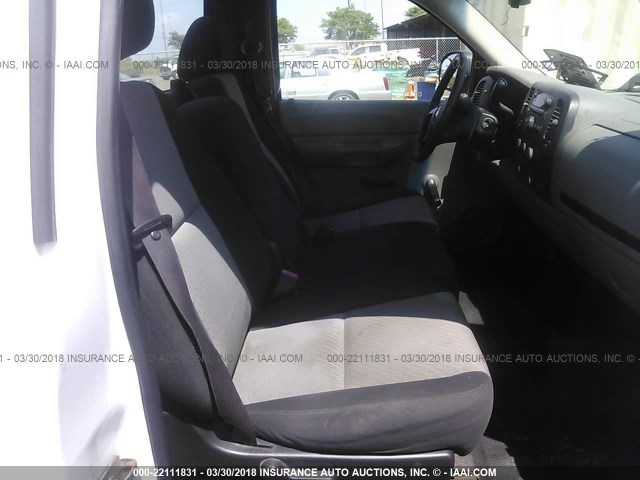 1GCEC14C19Z140283 - 2009 CHEVROLET SILVERADO C1500 WHITE photo 8