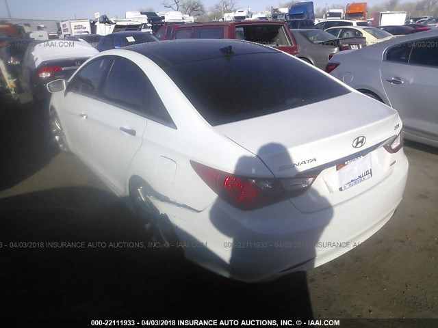 5NPEC4AB4CH332972 - 2012 HYUNDAI SONATA SE/LIMITED WHITE photo 3