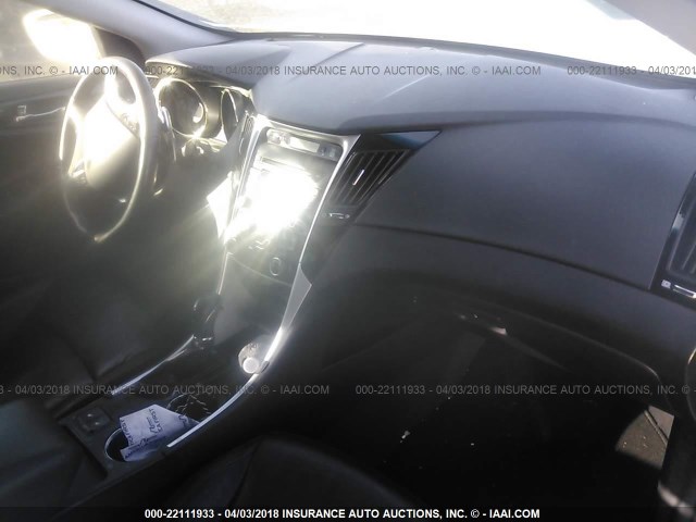 5NPEC4AB4CH332972 - 2012 HYUNDAI SONATA SE/LIMITED WHITE photo 5