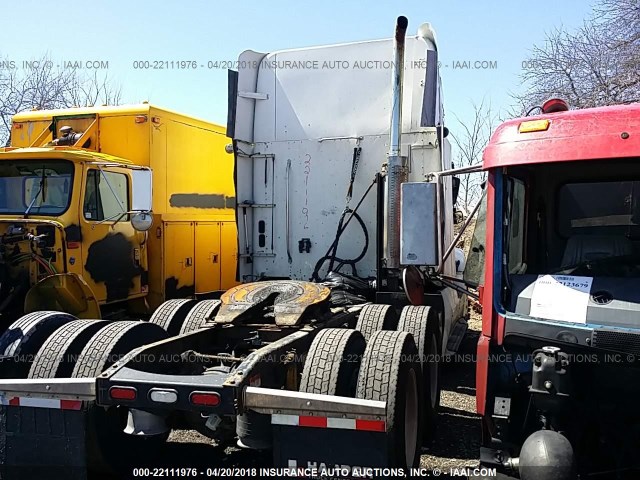 1FUJA6CK26LU14785 - 2006 FREIGHTLINER CONVENTIONAL COLUMBIA WHITE photo 4