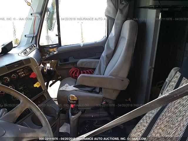 1FUJA6CK26LU14785 - 2006 FREIGHTLINER CONVENTIONAL COLUMBIA 白色 照片 5