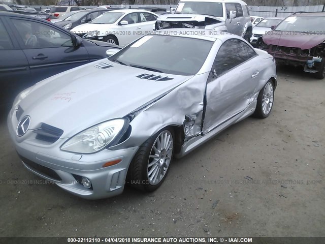 WDBWK73F65F034038 - 2005 MERCEDES-BENZ SLK 55 AMG SILVER photo 2