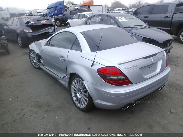 WDBWK73F65F034038 - 2005 MERCEDES-BENZ SLK 55 AMG SILVER photo 3