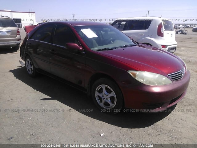 4T1BE32KX5U009990 - 2005 TOYOTA CAMRY LE/XLE/SE RED photo 1