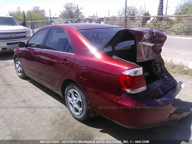 4T1BE32KX5U009990 - 2005 TOYOTA CAMRY LE/XLE/SE RED photo 3