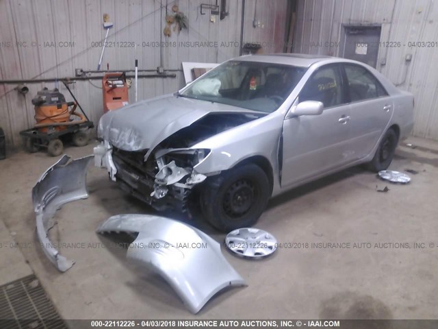 4T1BE32K24U913122 - 2004 TOYOTA CAMRY LE/XLE/SE 银色 照片 2