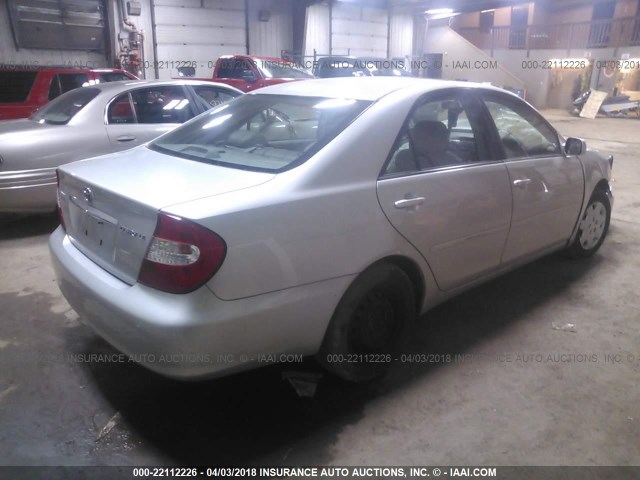 4T1BE32K24U913122 - 2004 TOYOTA CAMRY LE/XLE/SE 银色 照片 4
