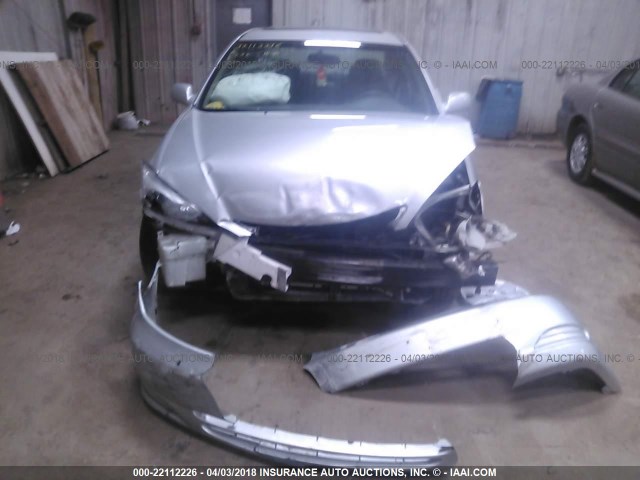 4T1BE32K24U913122 - 2004 TOYOTA CAMRY LE/XLE/SE 银色 照片 6