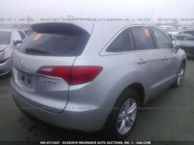 5J8TB3H36FL001895 - 2015 ACURA RDX SILVER photo 4