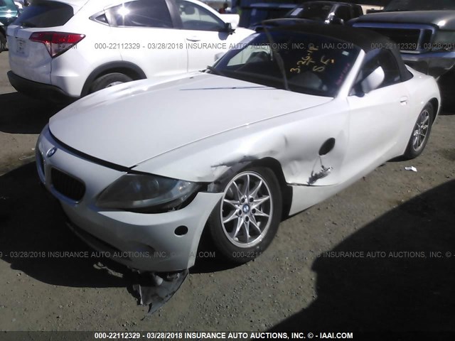 4USBT33545LS55159 - 2005 BMW Z4 2.5 WHITE photo 2