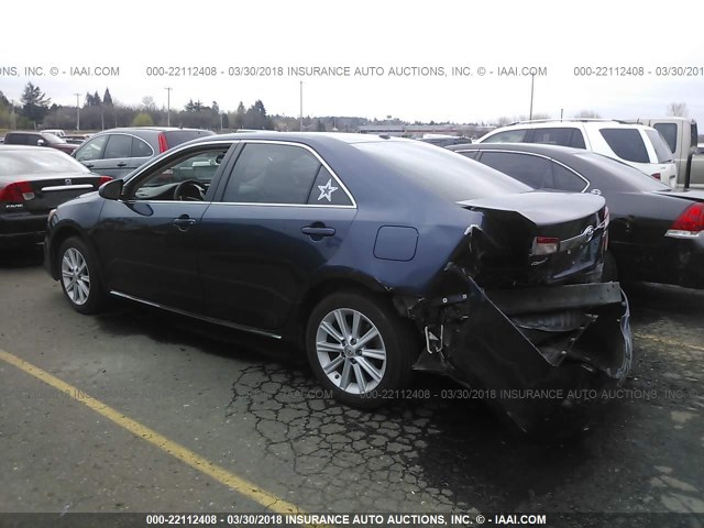 4T4BF1FK6ER438495 - 2014 TOYOTA CAMRY L/SE/LE/XLE 深蓝色 照片 3