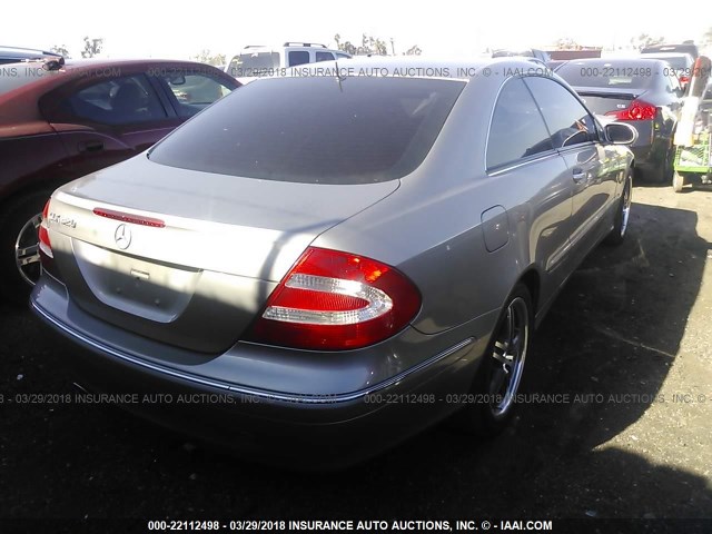 WDBTJ65J45F125892 - 2005 MERCEDES-BENZ CLK 320C GRAY photo 4