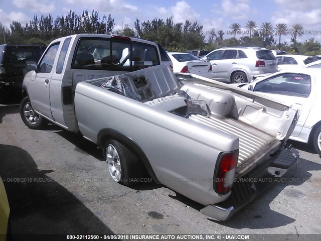 1N6DD26S0WC362523 - 1998 NISSAN FRONTIER KING CAB XE/KING CAB SE SILVER photo 3