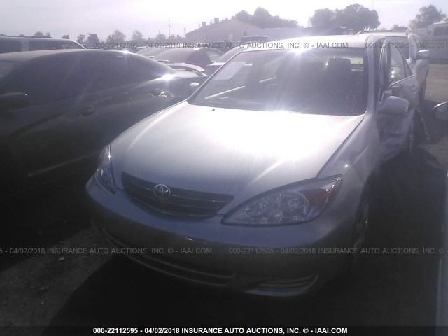 4T1BE32K14U305995 - 2004 TOYOTA CAMRY LE/XLE/SE SILVER photo 2
