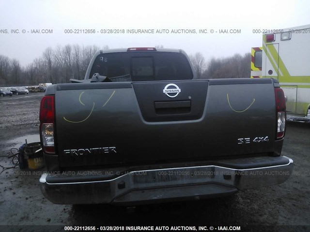 1N6AD06W48C415785 - 2008 NISSAN FRONTIER KING CAB LE/SE/OFF ROAD GRAY photo 8