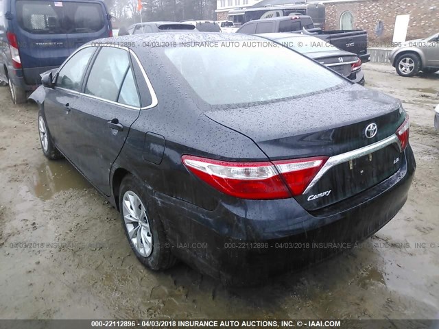 4T1BF1FKXHU728589 - 2017 TOYOTA CAMRY LE/XLE/SE/XSE BLACK photo 3