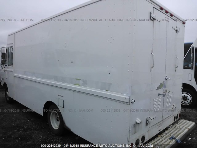 1GBJP32J9N3309435 - 1992 CHEVROLET P30 WHITE photo 3