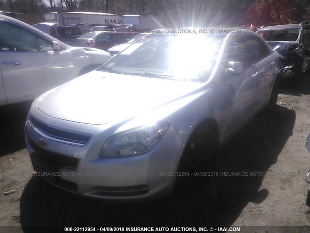 1G1ZC5EB7AF257069 - 2010 CHEVROLET MALIBU 1LT 银色 照片 2