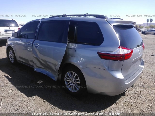 5TDYK3DC0FS586918 - 2015 TOYOTA SIENNA XLE/LIMITED SILVER photo 3