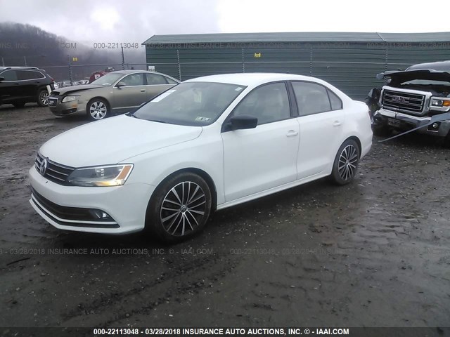 3VWD17AJ5GM268755 - 2016 VOLKSWAGEN JETTA SPORT WHITE photo 2