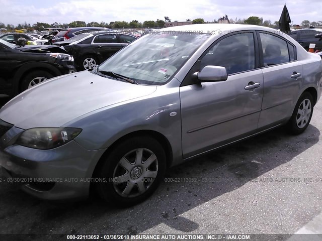 JM1BK12F261457180 - 2006 MAZDA 3 I GRAY photo 6