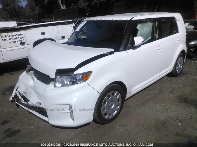 JTLZE4FE7FJ071318 - 2015 TOYOTA SCION XB WHITE photo 2