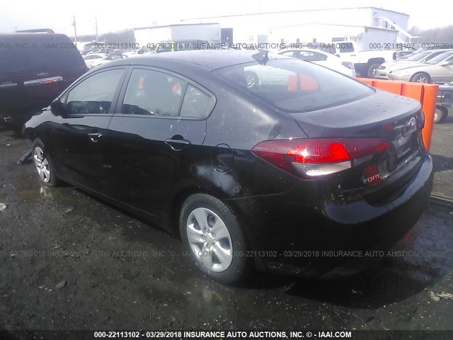 3KPFK4A75HE046577 - 2017 KIA FORTE LX BLACK photo 3