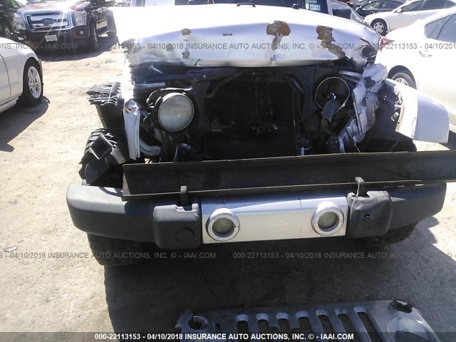 1J4FA54159L719550 - 2009 JEEP WRANGLER SAHARA SILVER photo 6