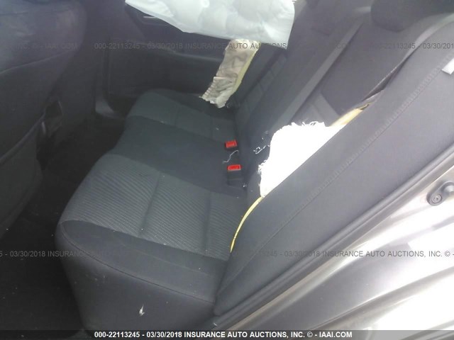 4T1BF1FK6HU362193 - 2017 TOYOTA CAMRY LE/XLE/SE/XSE ნაცრისფერი ფოტო 8