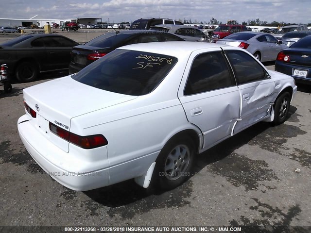 JT2BG22K4W0257436 - 1998 TOYOTA CAMRY CE/LE/XLE WHITE photo 4