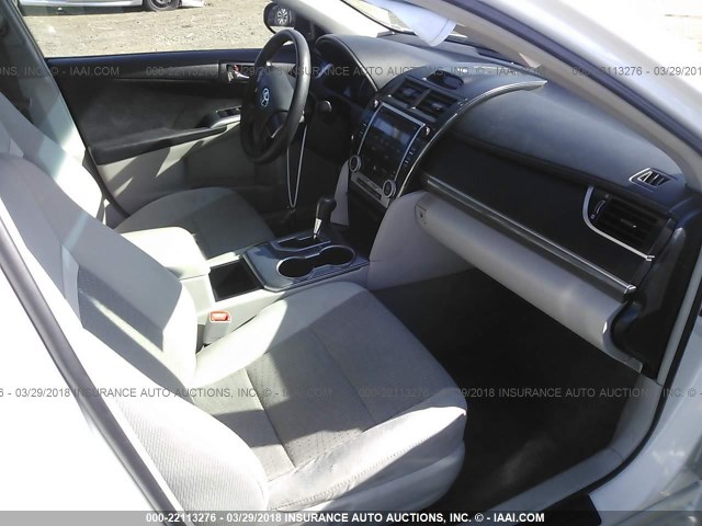 4T1BD1FK1CU017491 - 2012 TOYOTA CAMRY HYBRID/LE/XLE 白色 照片 5
