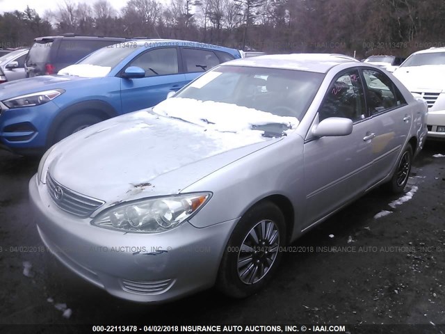 4T1BE32K16U725808 - 2006 TOYOTA CAMRY LE/XLE/SE SILVER photo 2